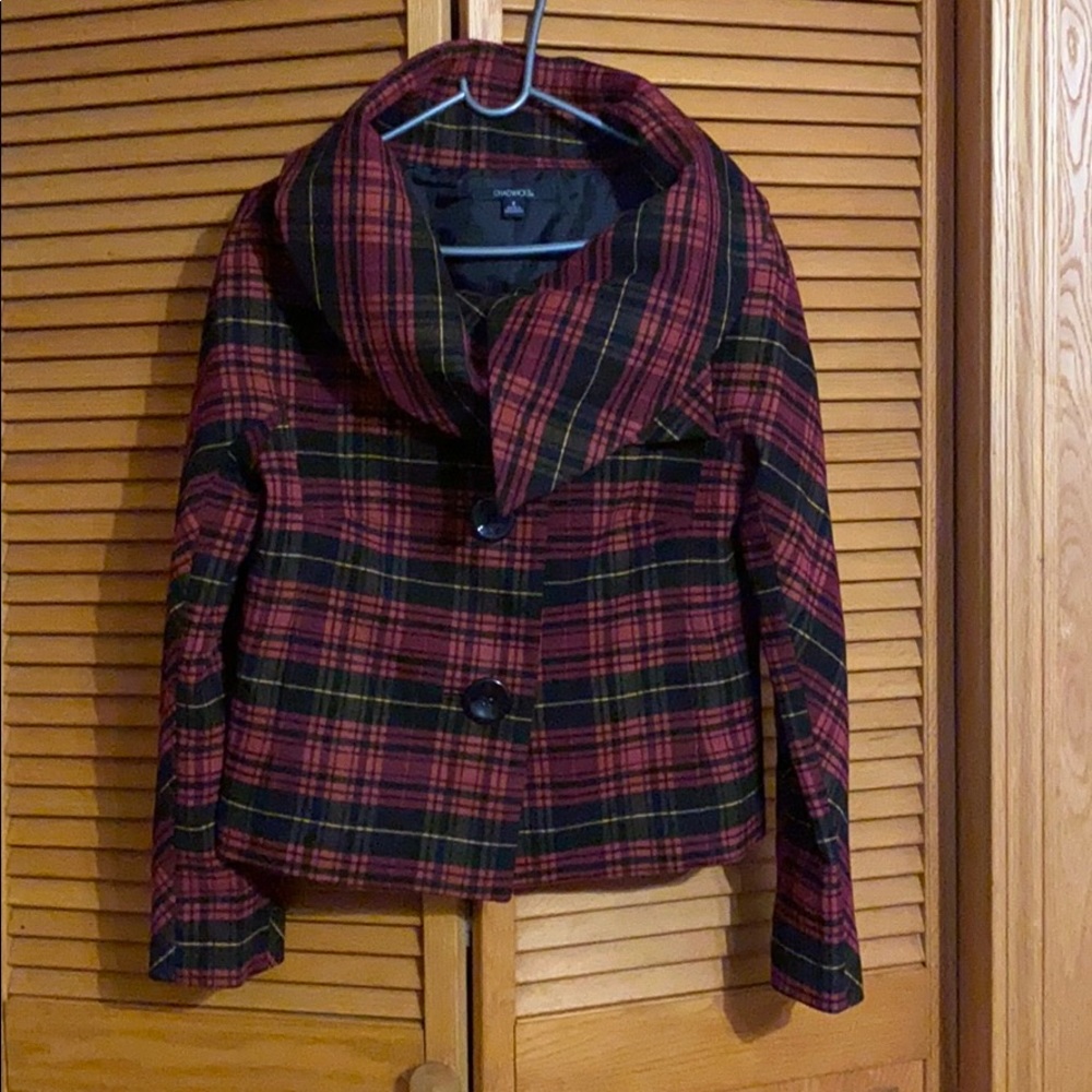 Chadwick Very nice jacket button on front